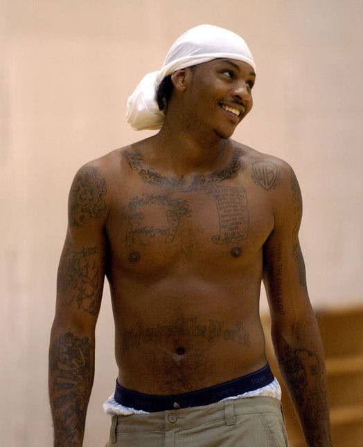 太阳报：女演员悉尼妹恢复单身后收到了大量英超球星的私信（太阳报称：女演员“悉尼妹”回归单身后获众多英超球星私信）