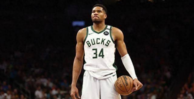 活塞122-117击败步行者，豪取13连胜，追平队史最长连胜纪录。（活塞122-117力克步行者，13连胜追平队史最长纪录）