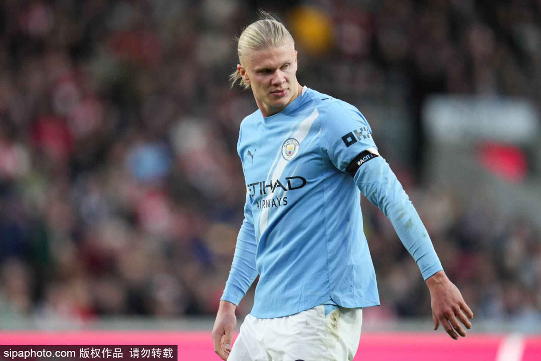 德转评年度最佳前锋：登贝莱、哈兰德、凯恩、姆巴佩入围（德转公布年度最佳前锋候选名单：哈兰德、凯恩、姆巴佩、登贝莱在列）