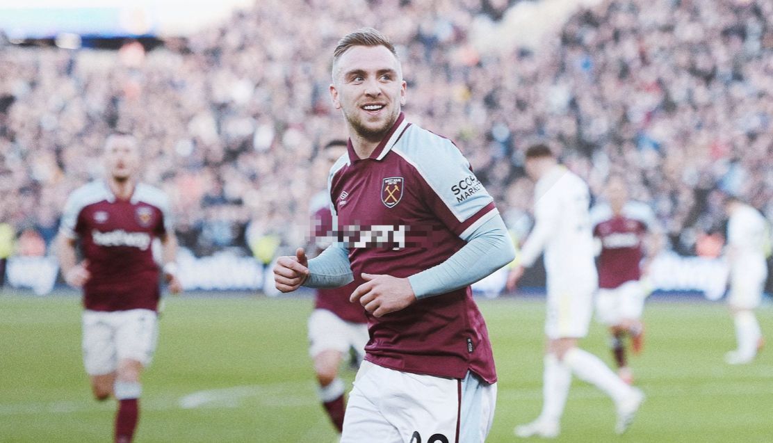 大心脏！陈林坚空位三分压哨命中 帮助山东重新占据主动（陈林坚压哨空位三分命中，山东重夺主动权）