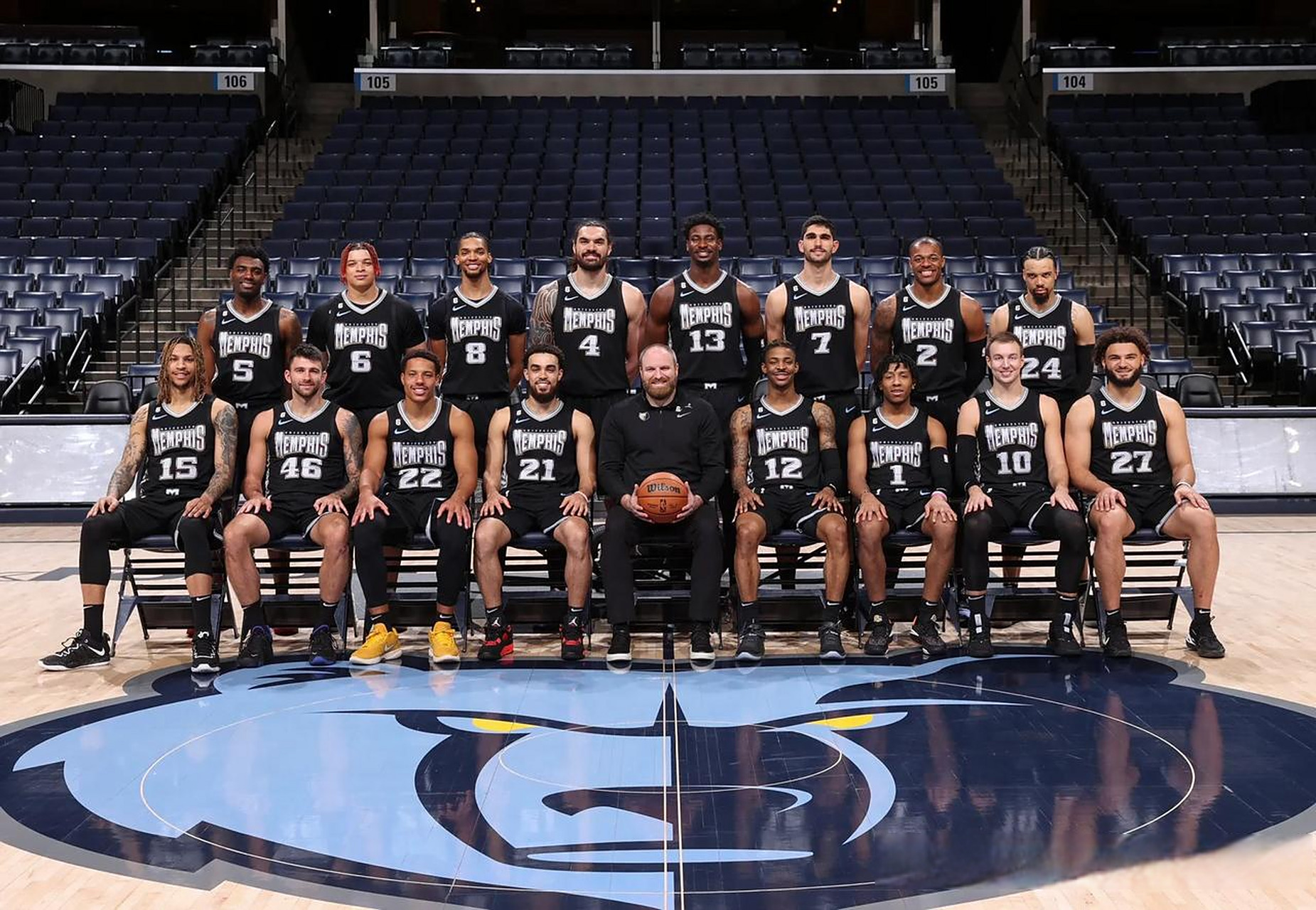 字母哥缺战，雄鹿队陷入困境（字母哥缺席，雄鹿举步维艰）